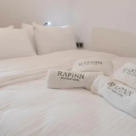 فندق Rafinn *