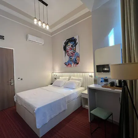 Rafinn Hotel
