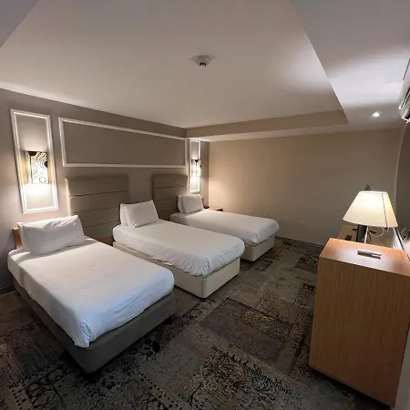 Seasons Hotel