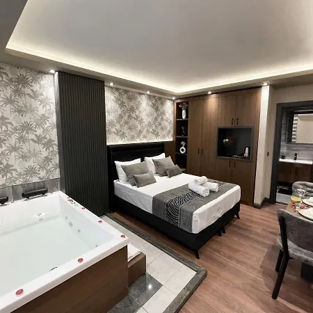 Hotel Grand Ueskuedar 3*