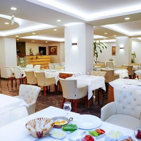 Aura Marina Hotel *