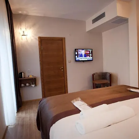 Hotel Pera Line 2*