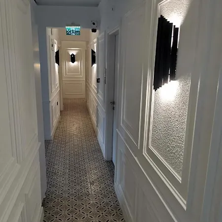 Efzen Hotel