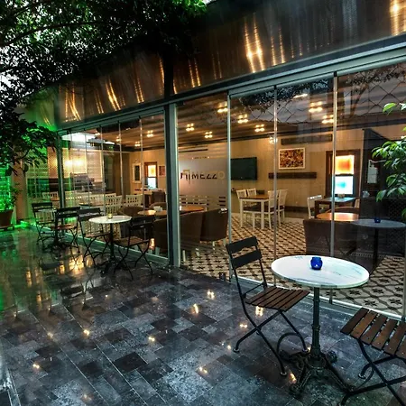Hotel Mezzo
