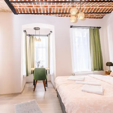 Turan33 Apartment *