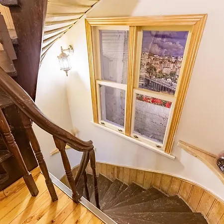 Cozy And Peaceful Duplex In Historical Balat