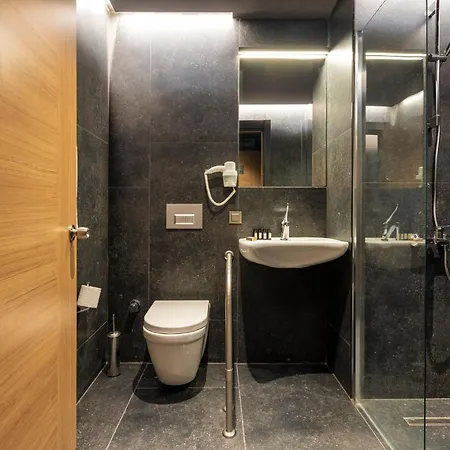 Marius Hotel *
