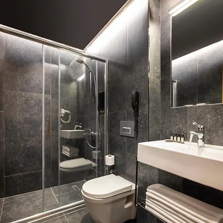 Marius Hotel *