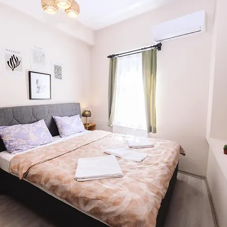 Turan33 Apartment