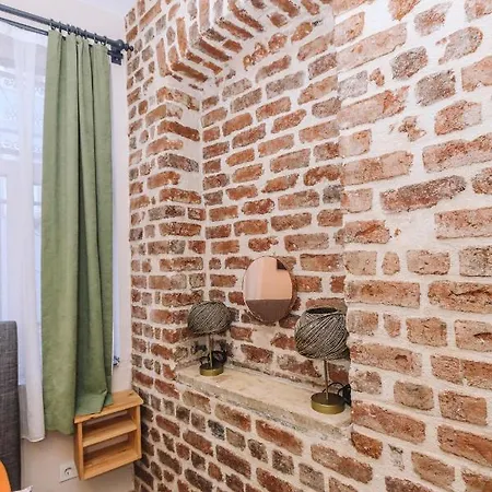 Turan33 Apartment