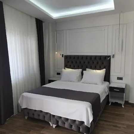 Efzen Hotel *