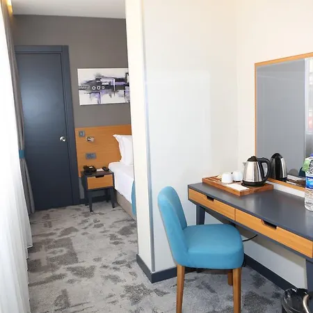 Hotel Sapko Airport 3*