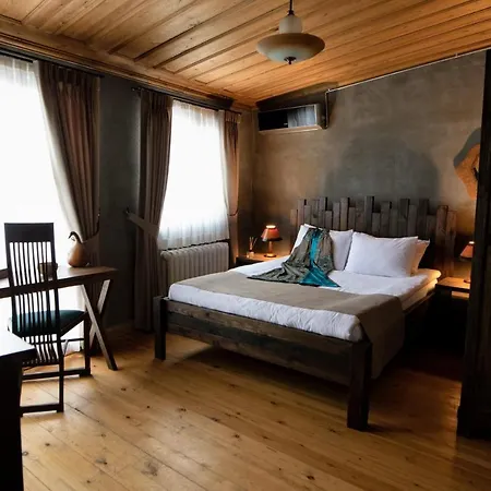 Maria Balat Aparthotel