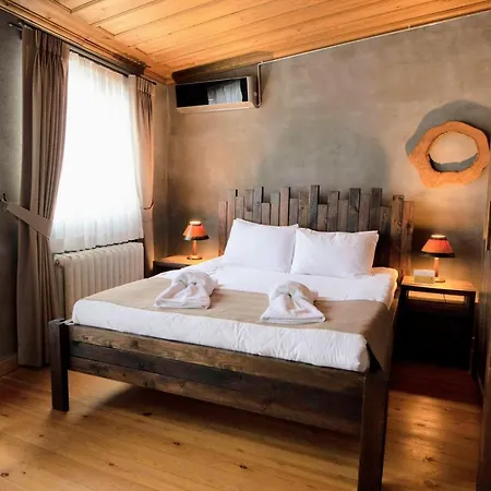 Maria Balat Aparthotel