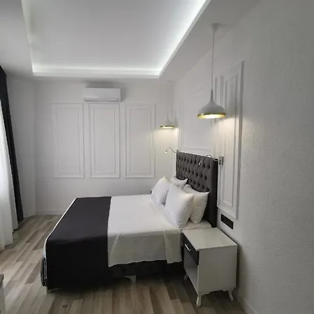 Efzen Hotel *