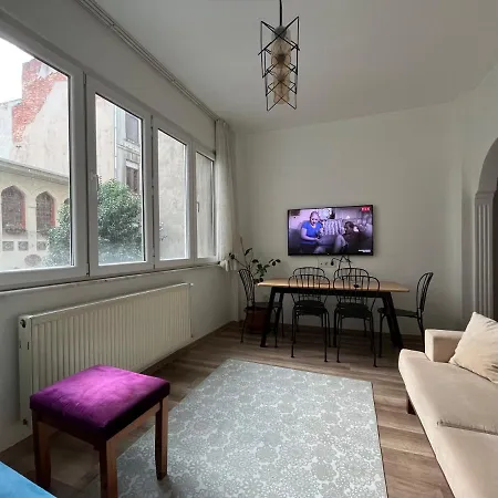 Centrally Located, 2+1 House In Taksim, Cihangir Apartment *