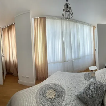Apartment Luxury With Pool In The Center Of *