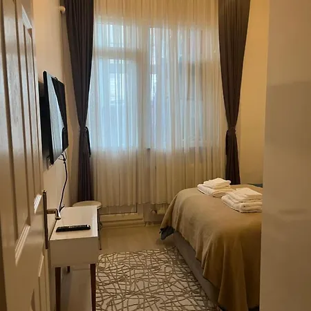 Centrally Located, 2+1 House In Taksim, Cihangir Istanbul