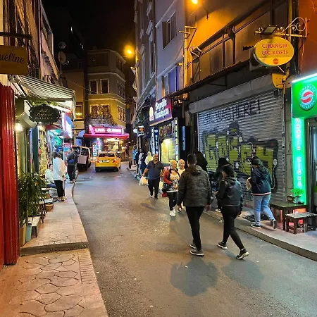 Centrally Located, 2+1 House In Taksim, Cihangir Apartment Istanbul
