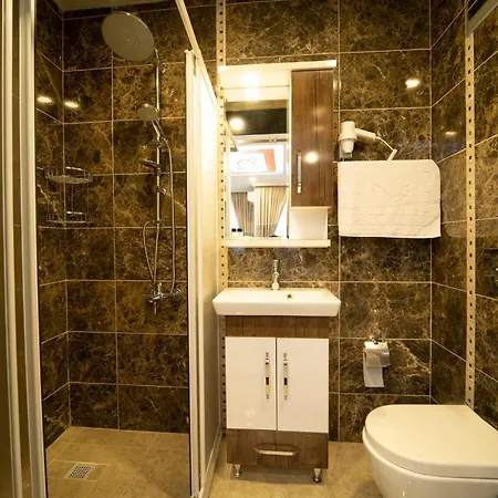 Zin Hotel 3*