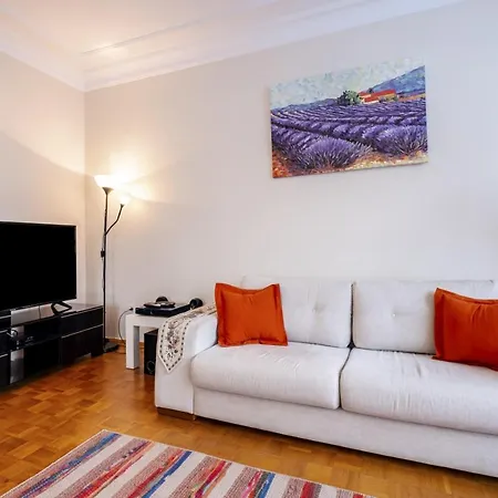 Cozy Flat Near Bagdat Street In Suadiye *