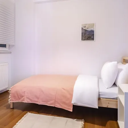 Centrally Located Sleek And Modern Flat In Sisli *