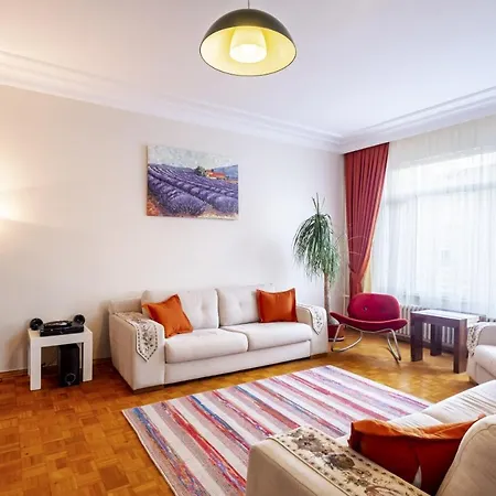 Apartment Cozy Flat Near Bagdat Street In Suadiye