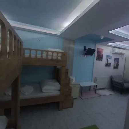 Armis Hostel *