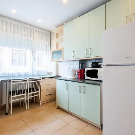 Cozy Flat Near Bagdat Street In Suadiye Istanbul