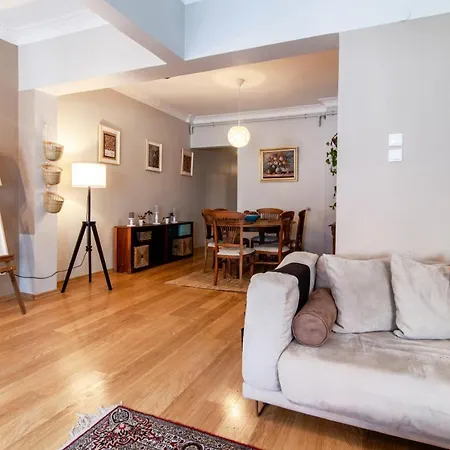 Vibrant Flat With Balcony In Sisli