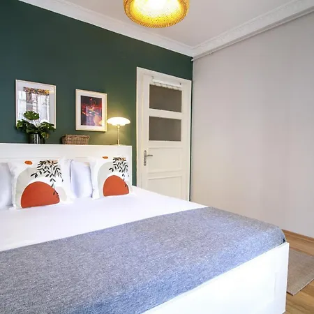 Vibrant Flat With Balcony In Sisli * Istanbul