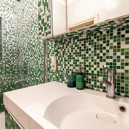 Vibrant Flat With Balcony In Sisli Istanbul