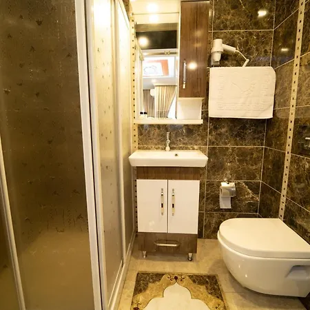 Zin Hotel 3*