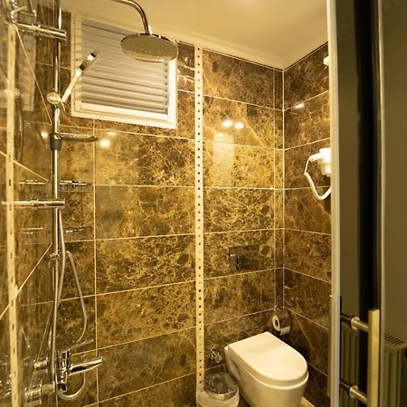 Zin Hotel 3*