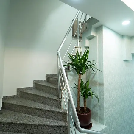 Zin Hotel 3*