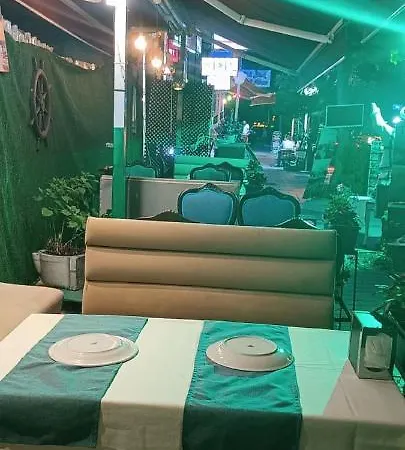 Armis Hostel *
