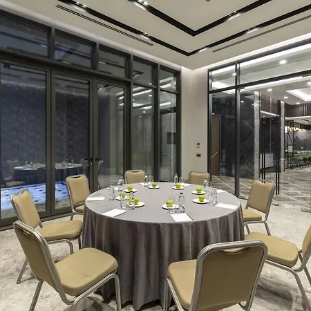 Wish Sisli מלון 5*