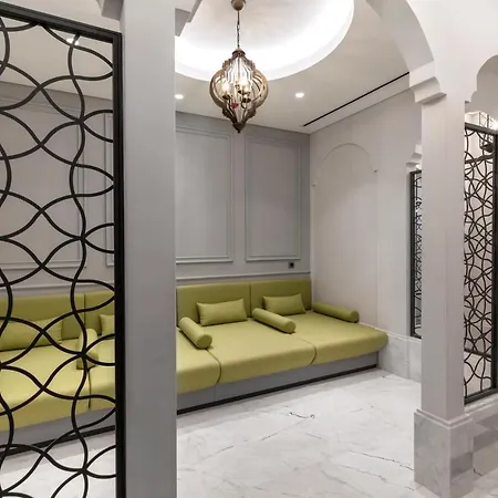 Wish Sisli מלון 5*