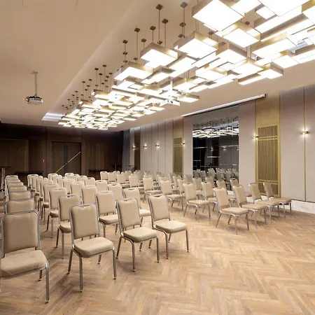 Wish Sisli מלון 5*