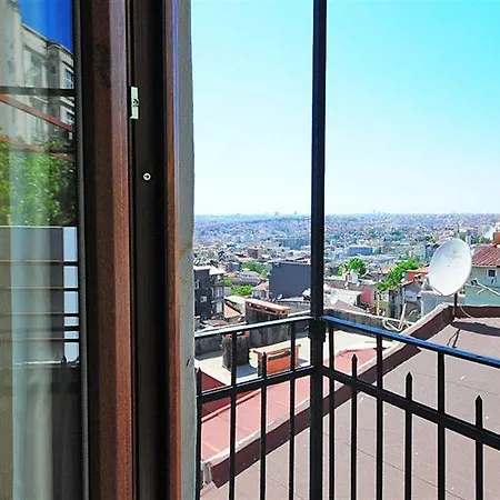 Hotel Pera Luna