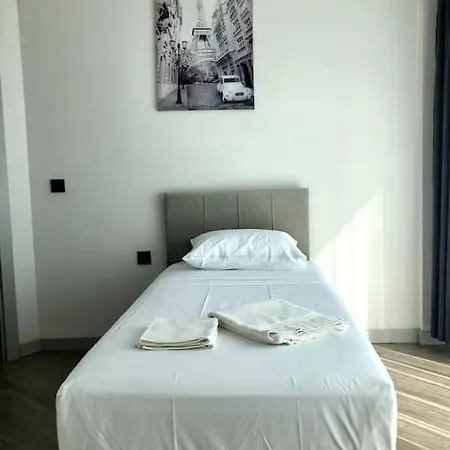 Secured Lux 2 + 1 - Gym, Sauna & Parking *