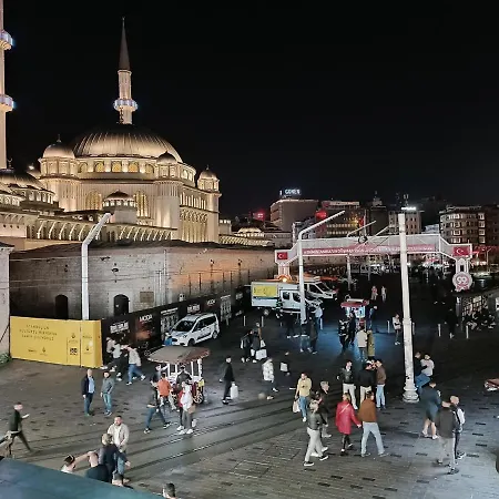 Deniz Taksim *