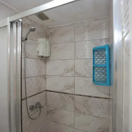 Taksim Pandora