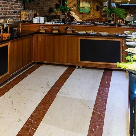 Aprilis - Special Category 4* Istanbul