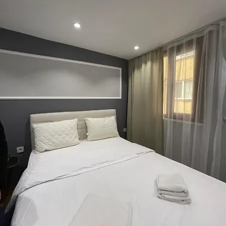 Smf Suites 1+1 4 *