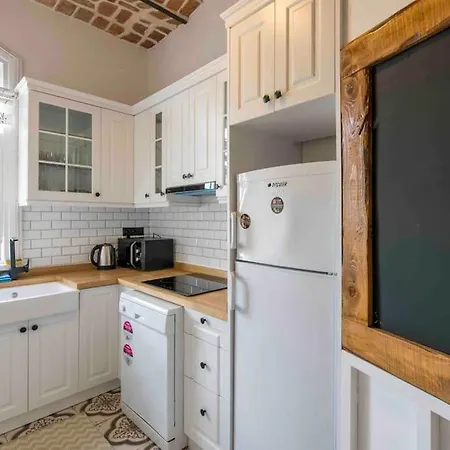 3 Bedroom Historic Near To Galata Tower * Istanbul