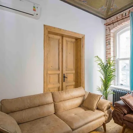 3 Bedroom Historic Near To Galata Tower Apartment *