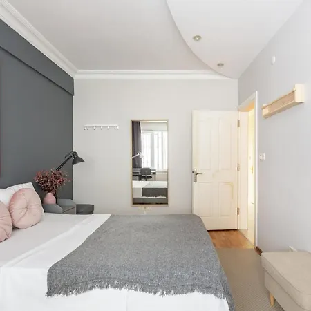 Exclusive And Central Flat In Nisantasi Apartment