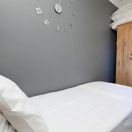 Apartment Studio Flat With S