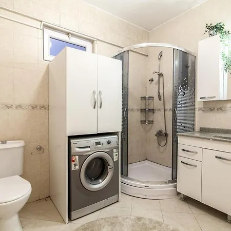 Apartment Central And Convenient Flat In Sisli *